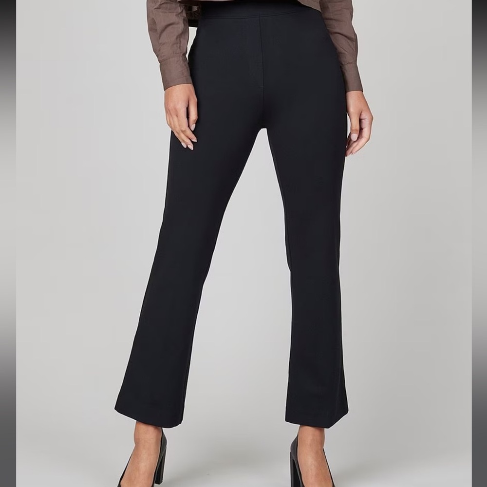 SPANX Perfect Pant Kick Flare Pant in Classic Black Sosa XS